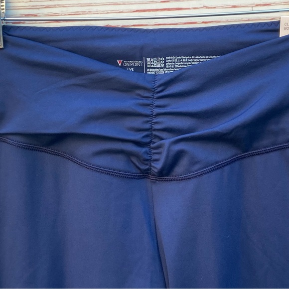 NWT Victoria’s Secret On Point Cloud Rouched Bootcut Leggings in Navy Sz… - Picture 5 of 15